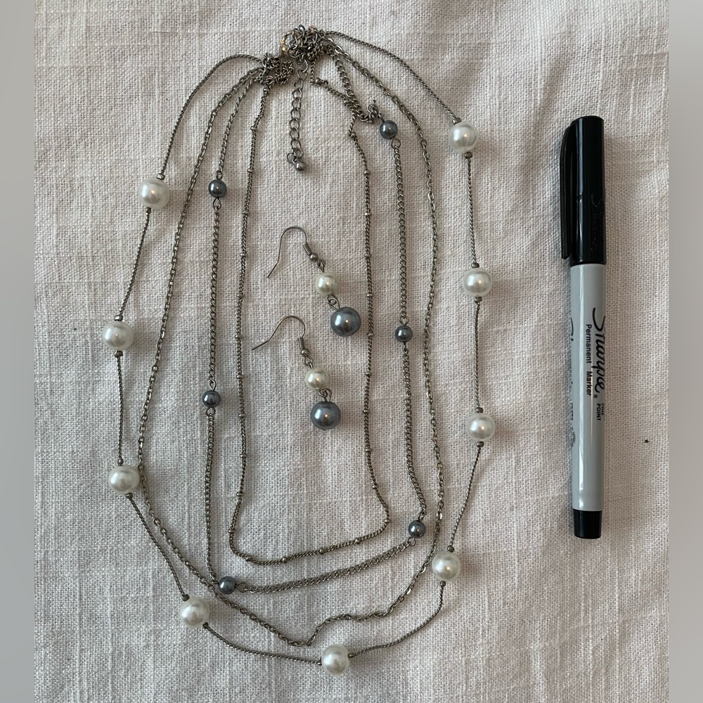 Blue and cream Pearl tiered necklace with silver chain